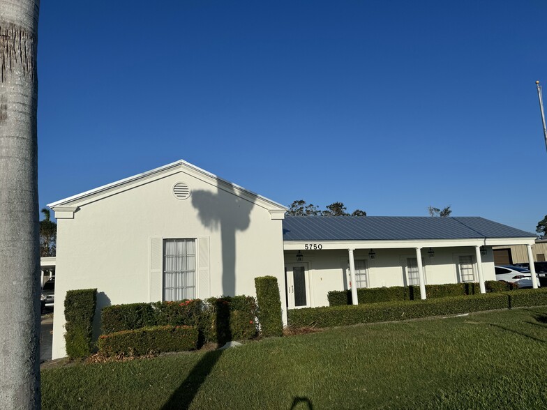 Primary Photo Of 5750 Swift Rd, Sarasota Funeral Home For Lease