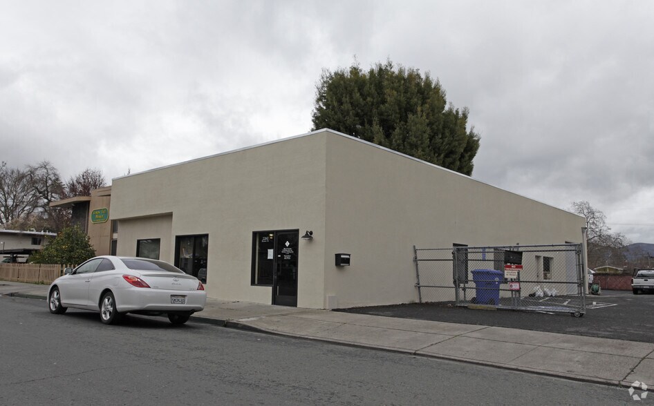 Primary Photo Of 2260 Brown St, Napa Freestanding For Sale
