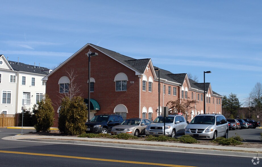 More Photos Of 722 Grant St, Herndon Medical For Sale
