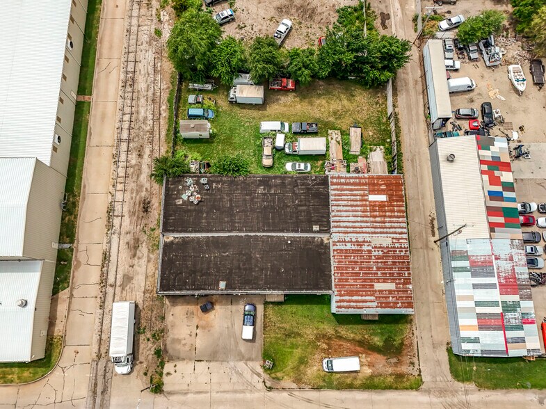 More Photos Of 925 E 19th St, Wichita Warehouse For Sale