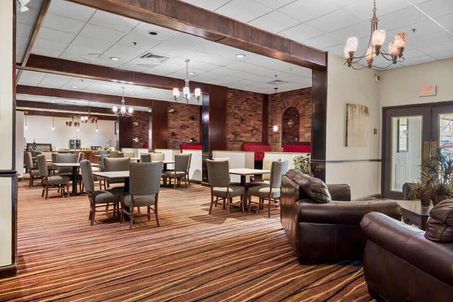 More Photos Of 3 Watervliet Avenue Ext, Albany Hotel For Sale