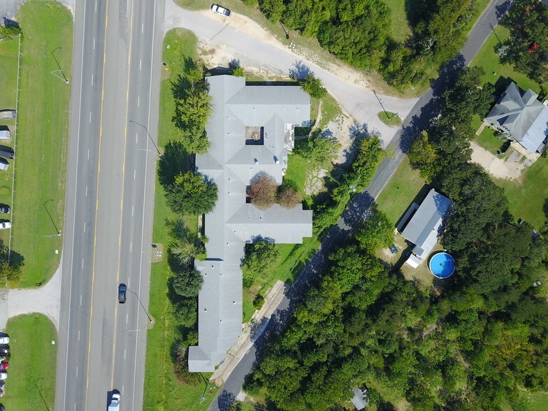 More Photos Of 605 Hwy 290 North, Elgin Office For Sale