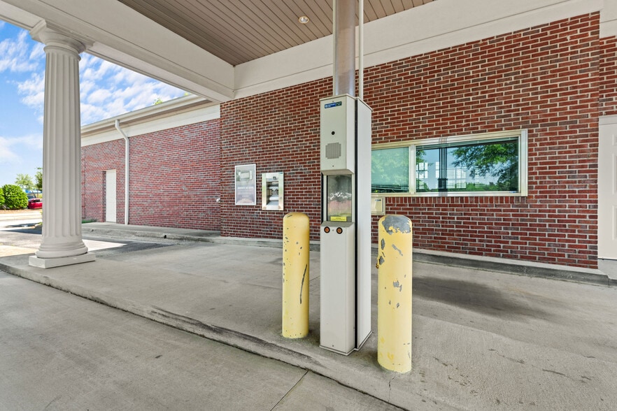 More Photos Of 8710 Hwy 69 S, Tuscaloosa Bank For Sale
