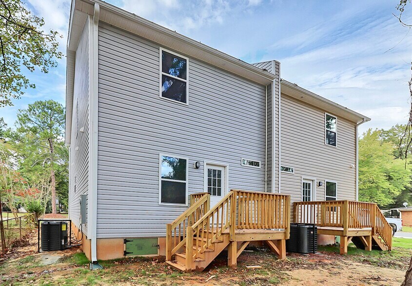 6162 Covecreek Dr, Charlotte, NC 28215 Multifamily For Sale