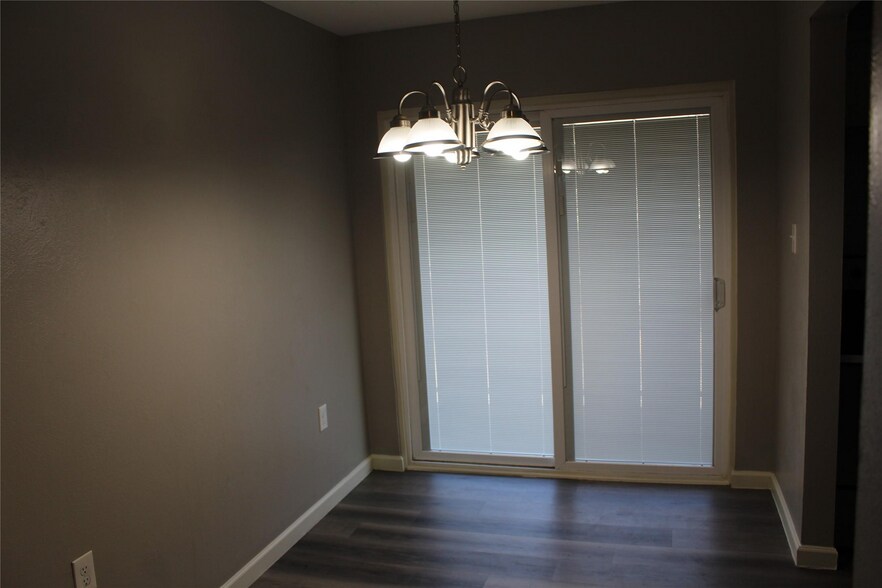 More Photos Of 428 N Dallas Ave, Lancaster Apartments For Sale