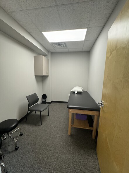 More Photos Of 3709 Gentian Blvd, Columbus Restaurant For Lease