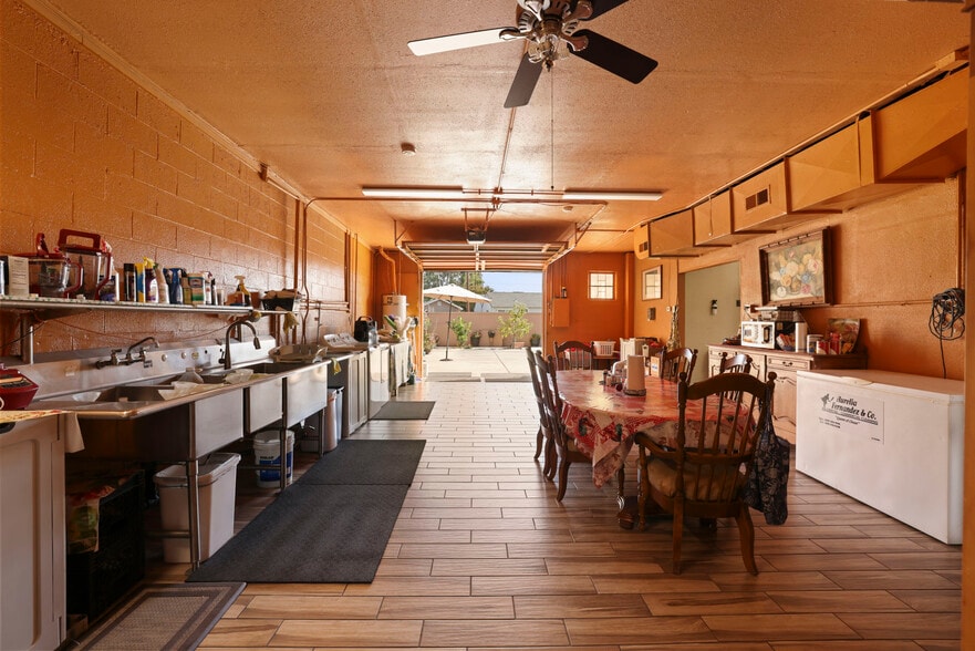 More Photos Of 529 N Hutchins St, Lodi Light Manufacturing For Sale