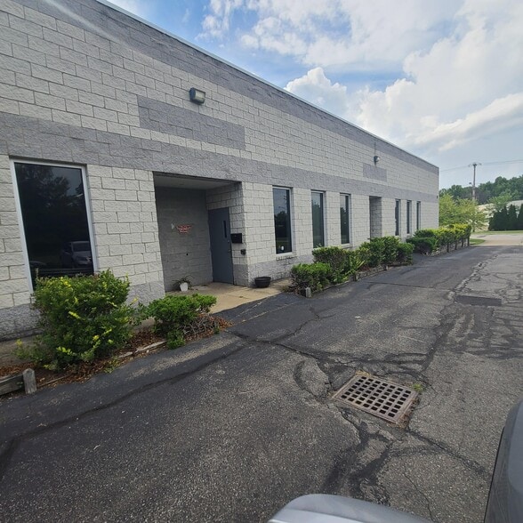 More Photos Of 14600 S Industrial Ave, Maple Heights Warehouse For Lease