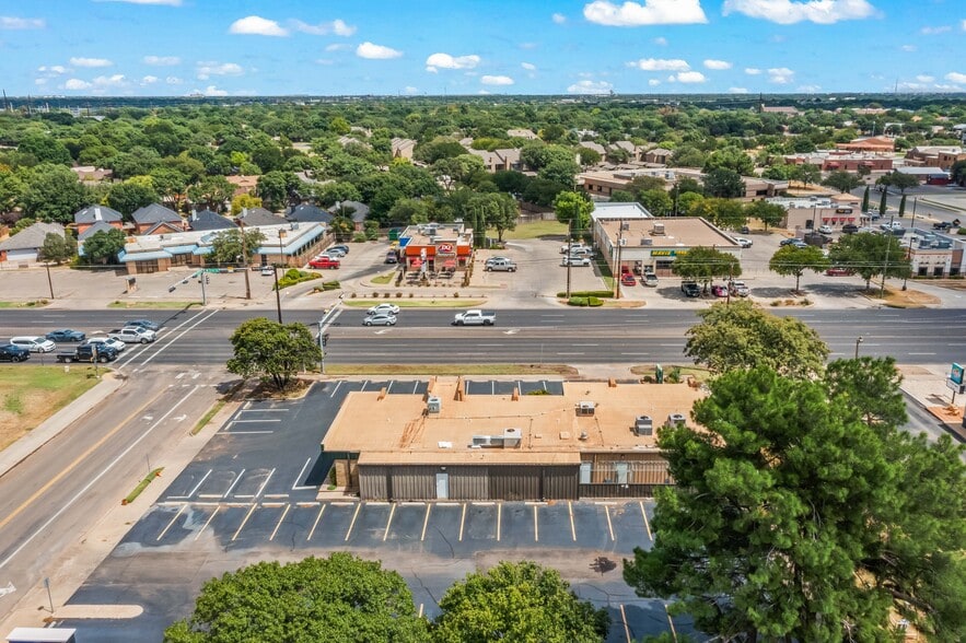 More Photos Of 7902 Slide Rd, Lubbock Veterinarian Kennel For Lease