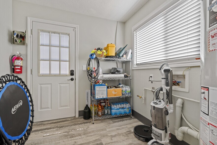 More Photos Of 124 E Pine Ave, Meridian Office For Sale