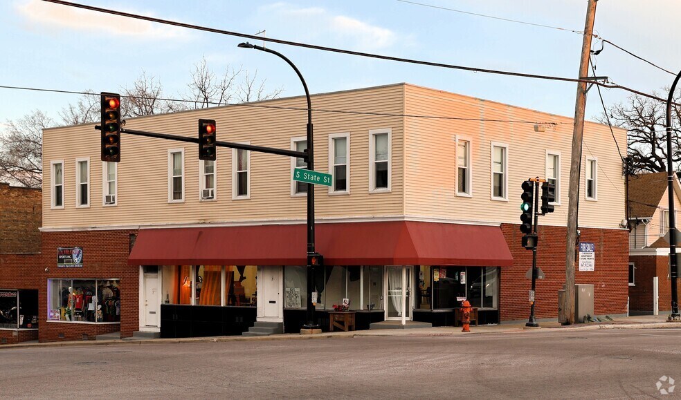 Primary Photo Of 1 National St, Elgin Flex For Sale