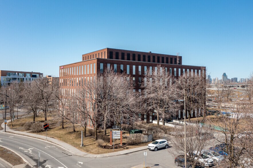 More Photos Of 1 Pl du Commerce, Verdun Office Residential For Lease