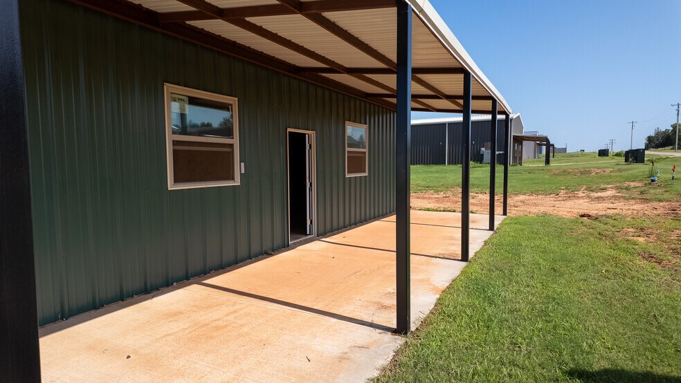 More Photos Of 11774 Maui Ln, Edmond Industrial For Sale