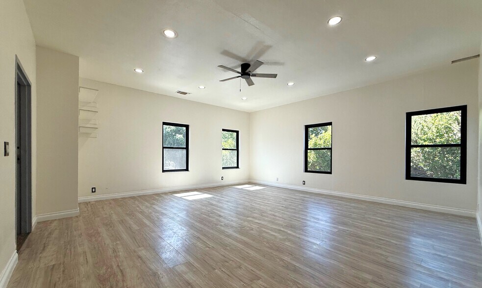 More Photos Of 8865 Morro Rd, Atascadero Office Residential For Lease