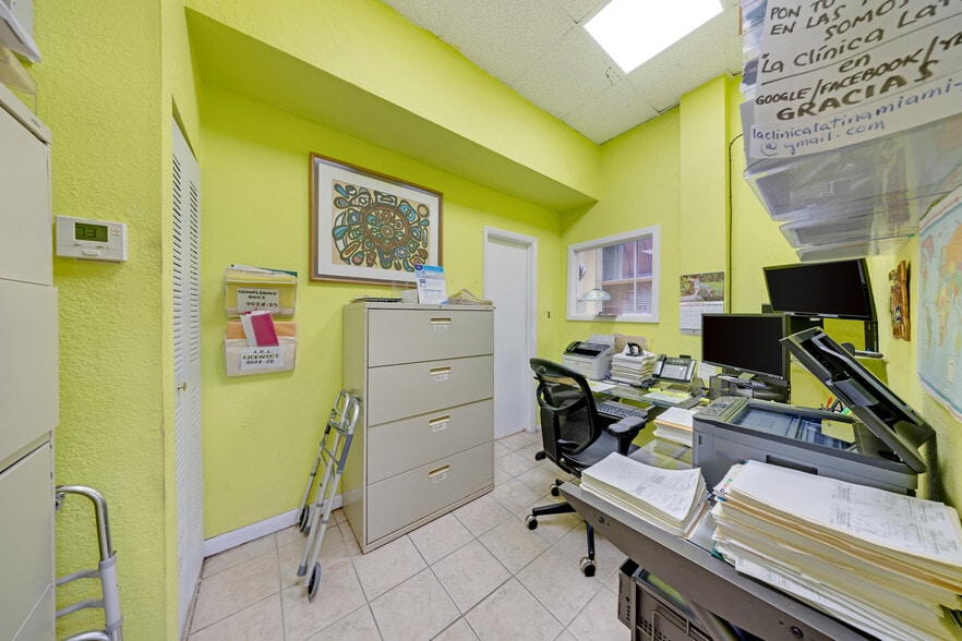 More Photos Of 1058-1062 SW 1st St, Miami Storefront Retail Office For Sale