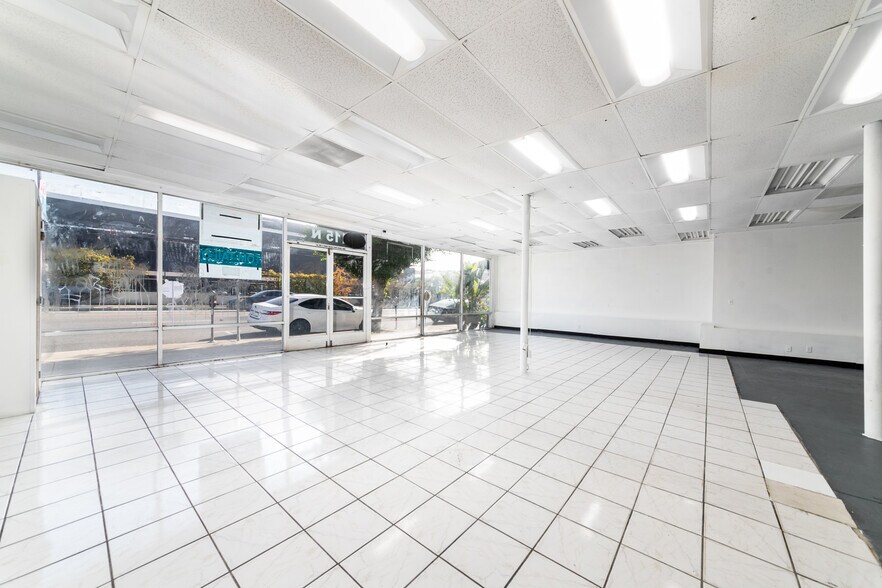 More Photos Of 115 N Fairfax Ave, Los Angeles Freestanding For Sale