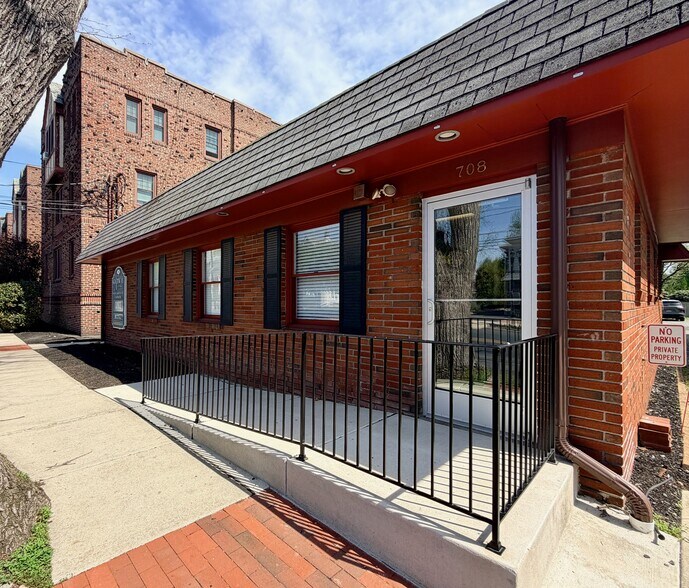 More Photos Of 708 Station Ave, Haddon Heights Medical For Lease