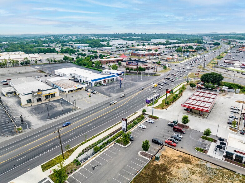 More Photos Of 1809-1811 Gallatin Pike N, Madison Auto Dealership For Lease