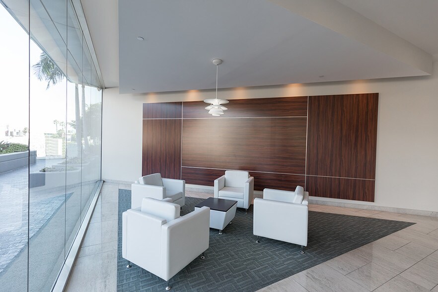 More Photos Of 5150 E Pacific Coast Hwy, Long Beach Coworking Space