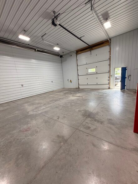 More Photos Of 3235 E Reid Rd, Grand Blanc Self Storage For Lease