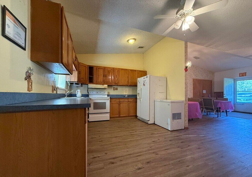 More Photos Of 101 Sesame St, Palatka Specialty For Sale