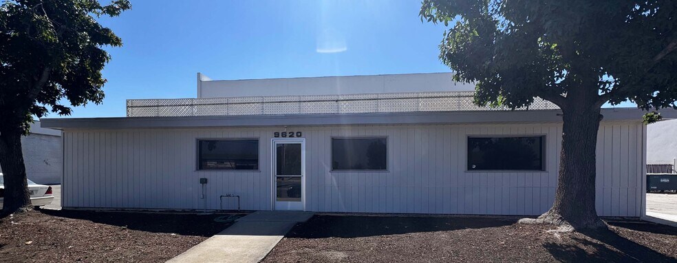 More Photos Of 9620 Santa Fe Springs Rd, Santa Fe Springs Warehouse For Lease