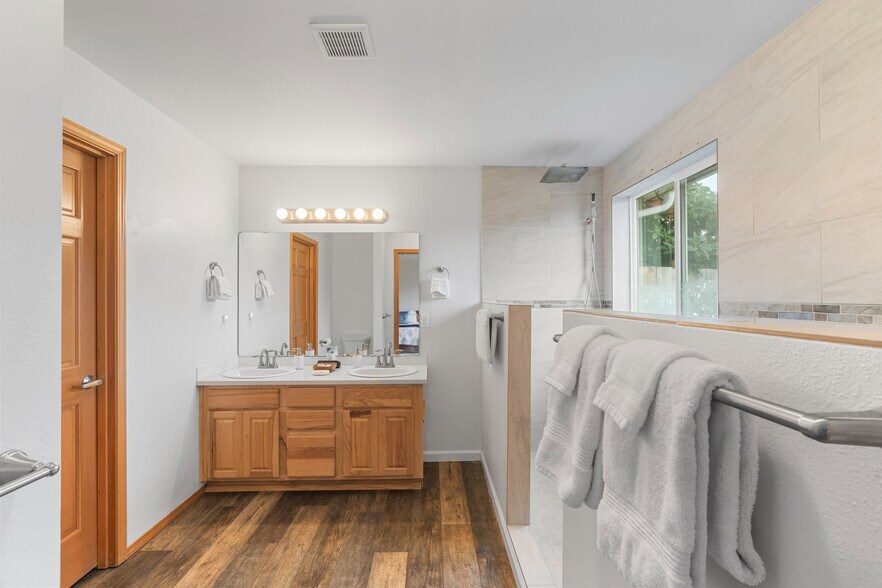 More Photos Of 1 S Arbor Rd, Aberdeen Winery Vineyard For Sale