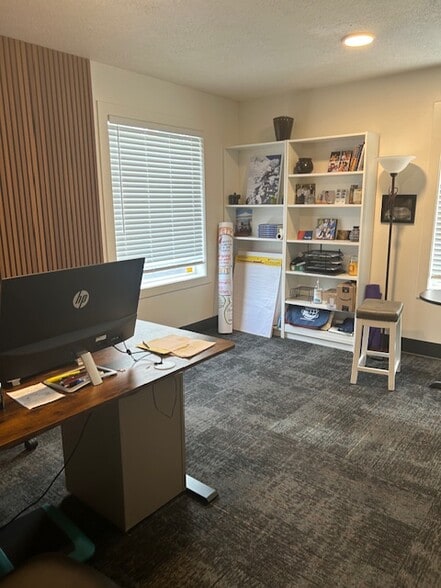 More Photos Of 18445 E Burnside St, Portland Office Residential For Sale