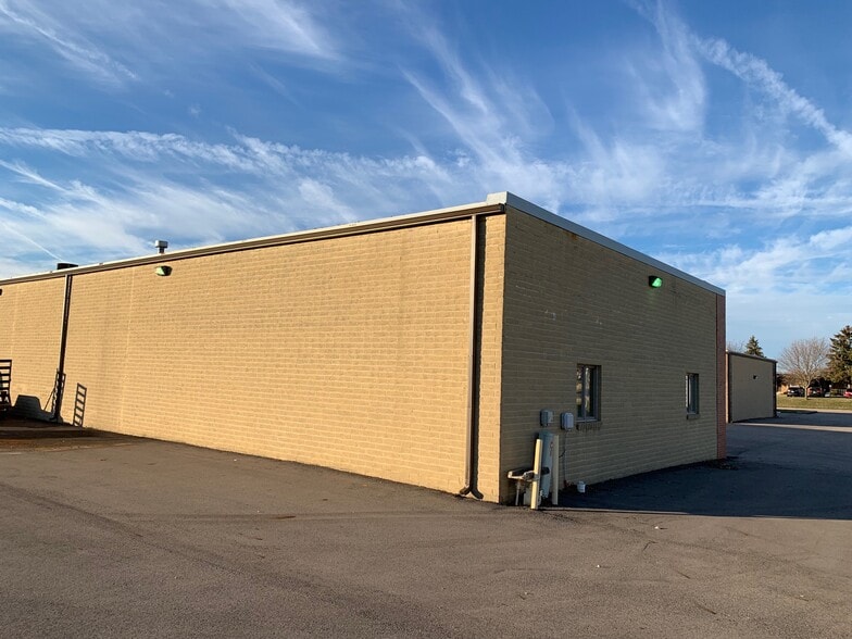More Photos Of 486 Windsor Park Dr, Dayton Warehouse For Lease