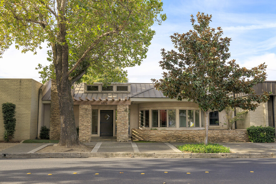 Primary Photo Of 1025 14th St, Modesto Office For Sale