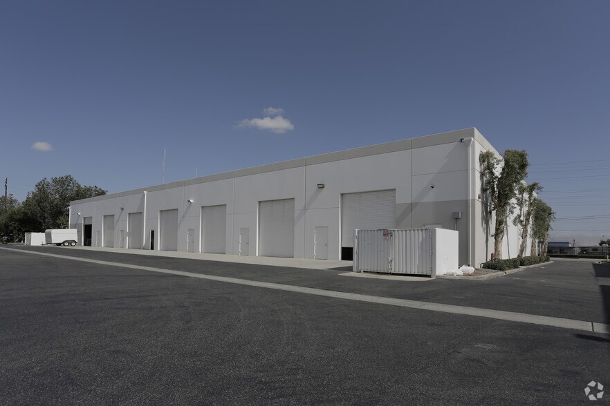 More Photos Of 13426 Rosecrans Ave, Norwalk Warehouse For Lease
