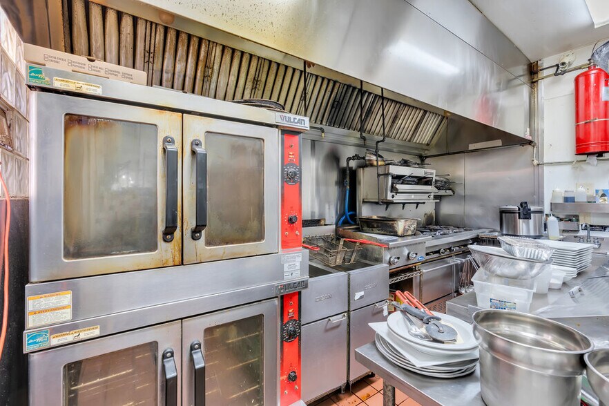 More Photos Of 312 Main St, Allenhurst Storefront For Lease