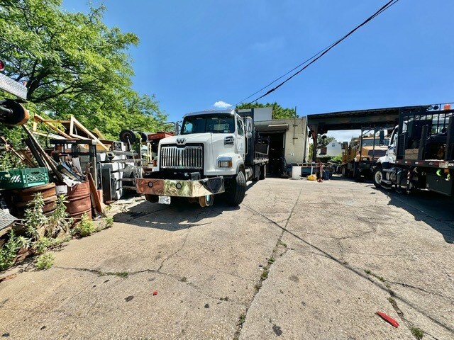 More Photos Of 12520 150th Ave, South Ozone Park Service For Sale