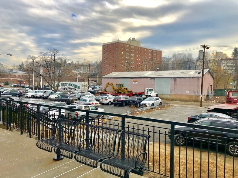 More Photos Of 29 S Depot Plz, Tarrytown Warehouse For Lease