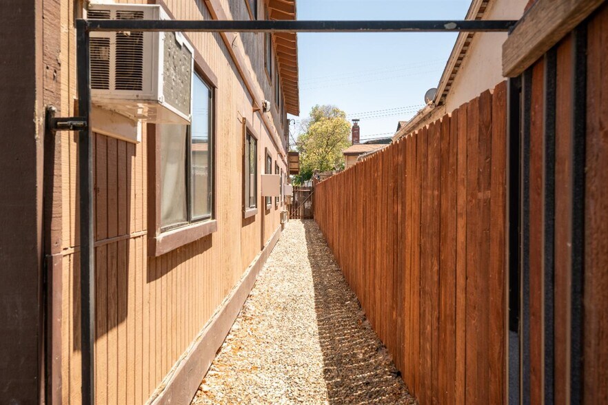 More Photos Of 2944 Del Paso Blvd, Sacramento Apartments For Sale