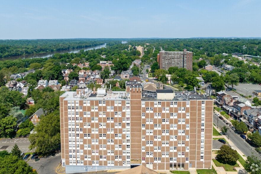 More Photos Of 489 W State St, Trenton Apartments For Lease