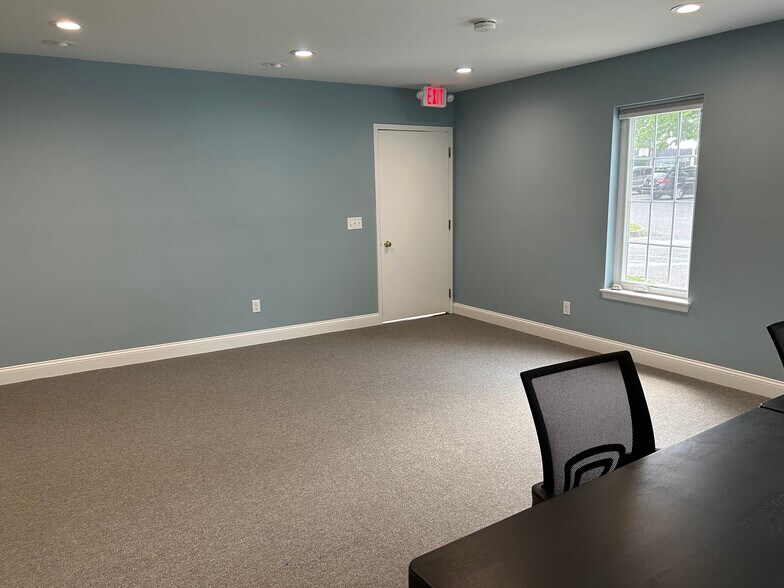 More Photos Of 1 Bethany Rd, Hazlet Office For Lease