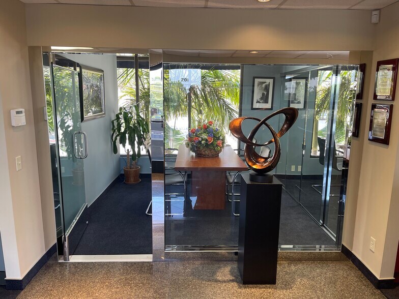 More Photos Of 144-148 E Foothill Blvd, Arcadia Office For Sale