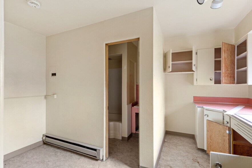 More Photos Of 1521 1st Ave NW, Great Falls Hotel For Sale
