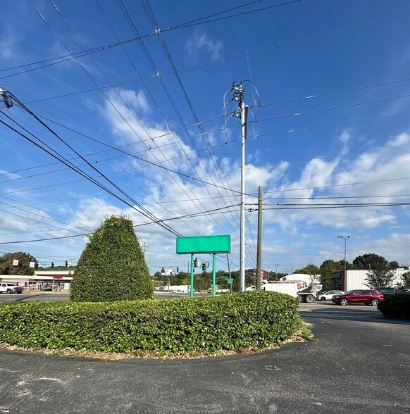 More Photos Of 4000 SW Chapman Hwy, Knoxville Bank For Lease