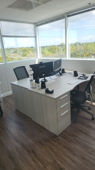 More Photos Of 1111 Park Centre Blvd, Miami Gardens Office Residential For Lease