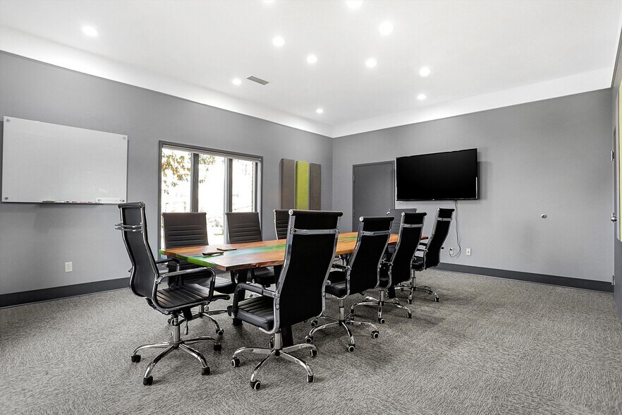 More Photos Of 615 Russell Ave, Indianapolis Medical For Sale