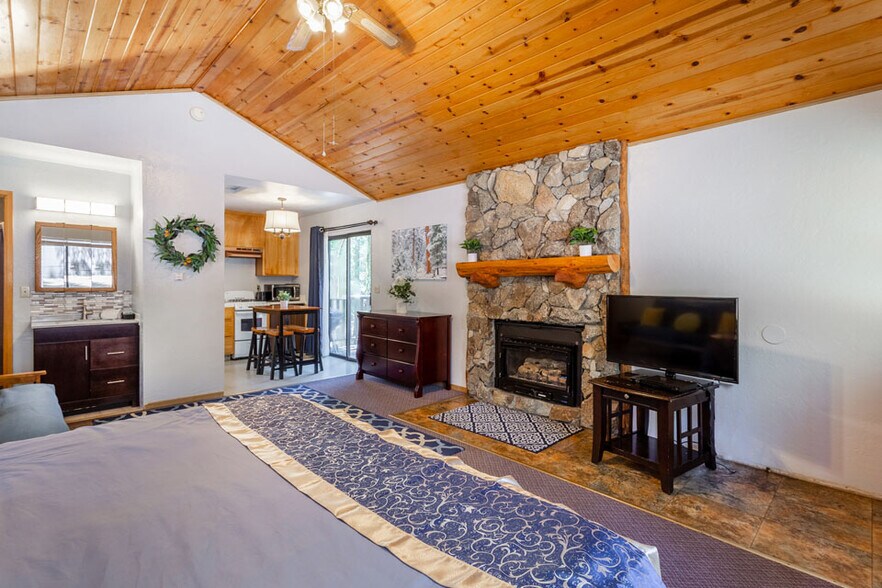 More Photos Of 500 Dodge Ridge Rd, Pinecrest Hotel For Sale