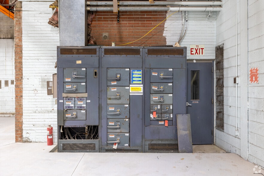 More Photos Of 450 25th St, Greeley Manufacturing For Sale