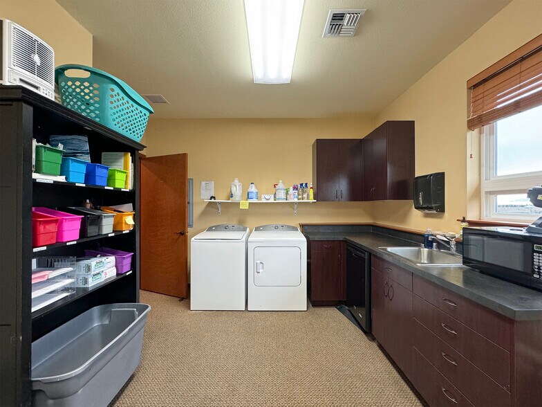 More Photos Of 534 N 5th Ave, Sequim Medical For Sale