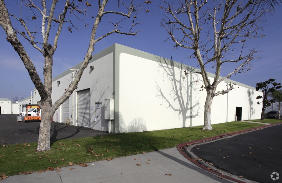 More Photos Of 6820 Orangethorpe Ave, Buena Park Warehouse For Lease