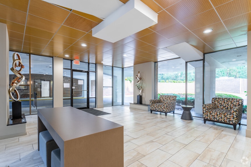 More Photos Of 8150 Lakecrest Dr, Greenbelt Apartments For Sale