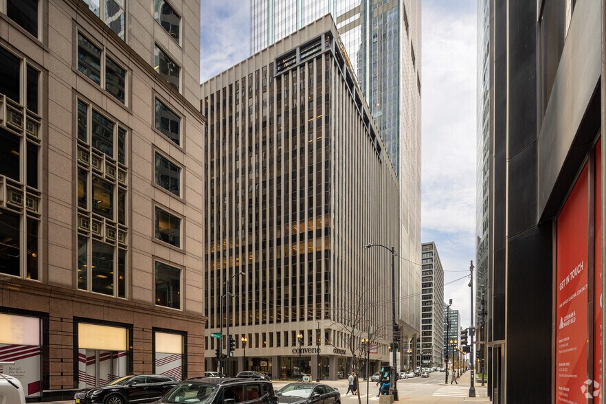 More Photos Of 311 W Monroe St, Chicago Coworking Space