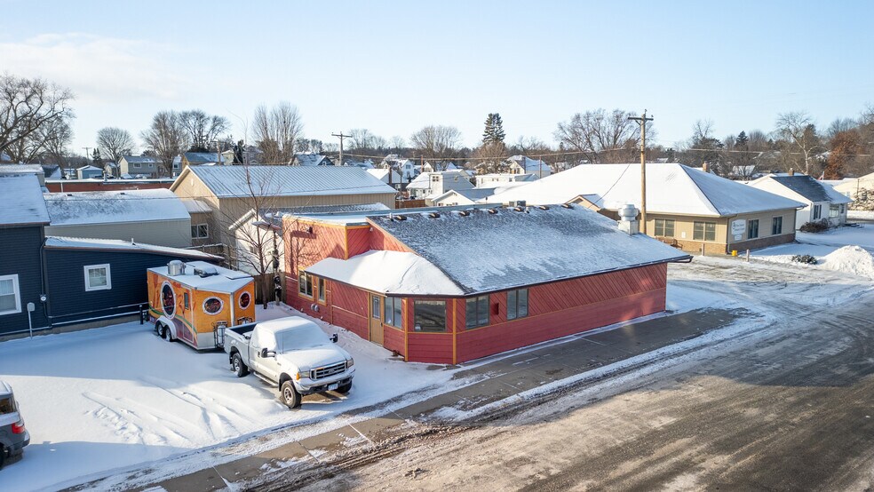 More Photos Of 300 S Main St, Pine Island Restaurant For Sale