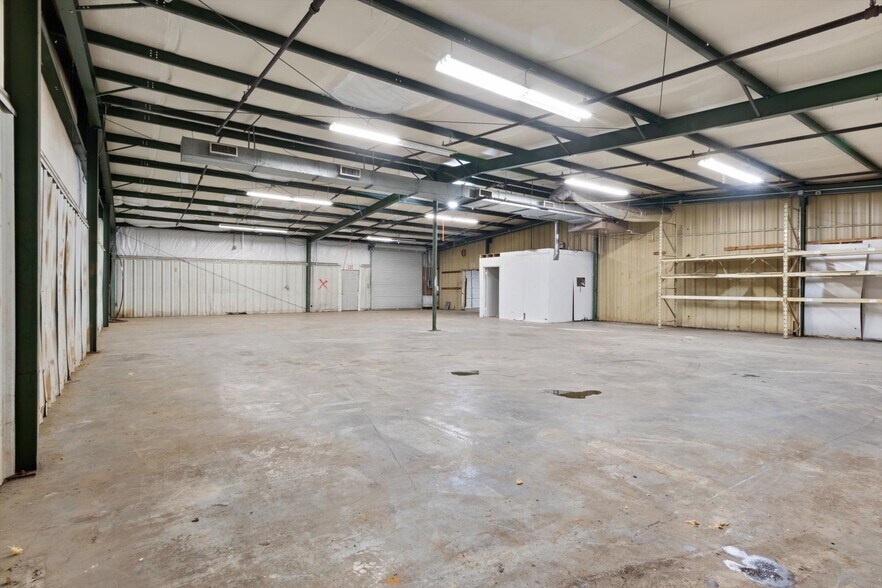 More Photos Of 1811-1813 Old Estill Springs Rd, Tullahoma Warehouse For Lease